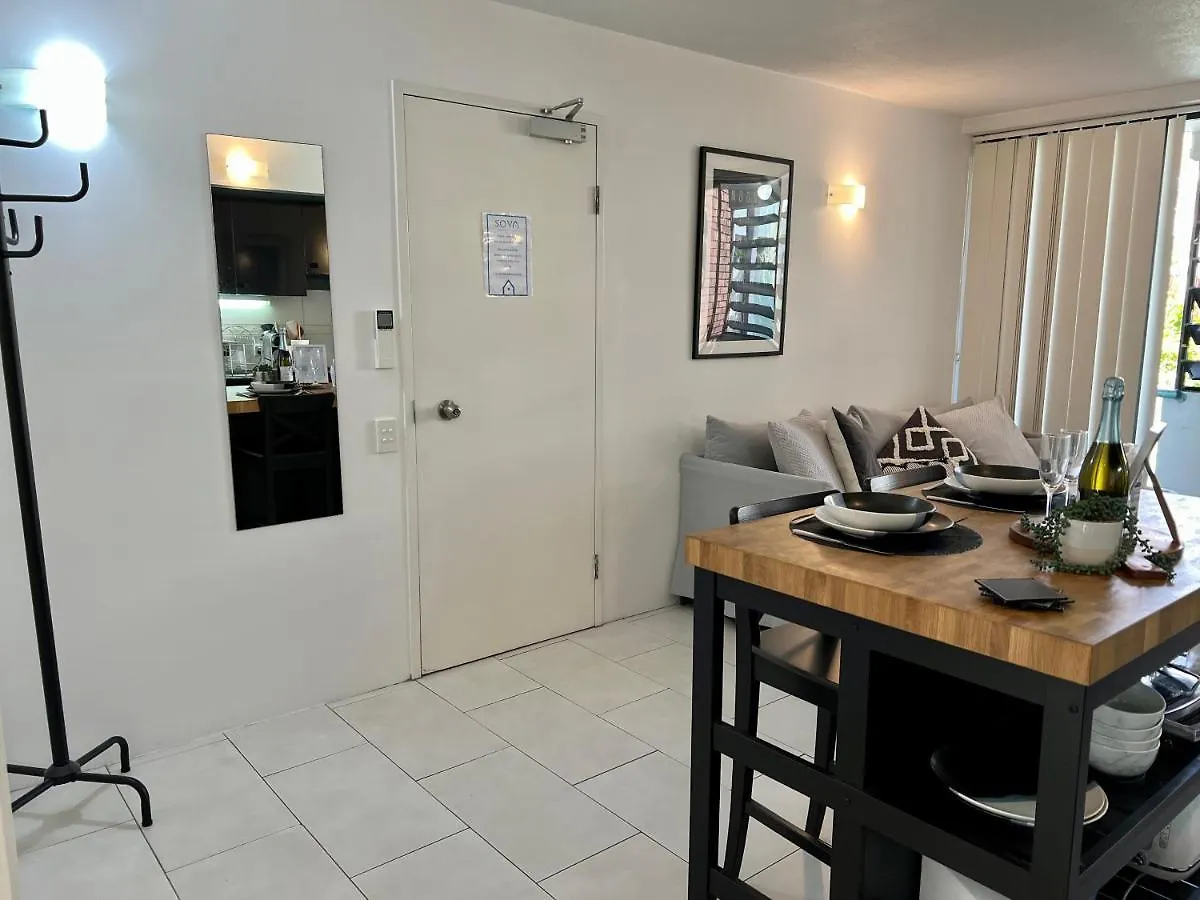 Stylish Apartment W/ Free Access To Park & Pool Brisbane